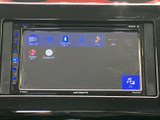 FM/AMやBluetooth、AUXなどの音源が画面に並び、使いたい項目を確認しやすい表示です。音楽を聴く場面に合わせて選びやすく、普段のお出かけにも役立ちます。