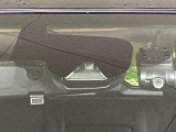 【エマージェンシーブレーキ】走行中に前方の車両等を認識し、衝突しそうな時は警報とブレーキで衝突回避と被害軽減をアシスト。より安全にドライブをお楽しみいただけます。