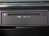 CDはもちろんの事、DVD再生も可能です。フルセグ地デジにも対応しさらにBluetoothにも対応しております