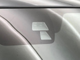 【スマートブレーキサポート】走行中に前方の車両等を認識し、衝突しそうな時は警報とブレーキで衝突回避と被害軽減をアシスト。より安全にドライブをお楽しみいただけます。