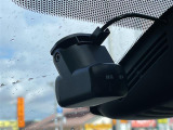 【ドライブレコーダー】映像・音声などの運転中の記録を残します。事故などを起こした起こされた時の証拠になりえますので、もしも時でも安心ですね。
