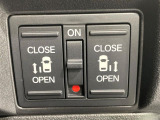 【両側パワースライドドア】スマートキーや運転席のスイッチで後席両側スライドドアの開閉が可能♪電動だから力を入れてドアを開ける必要が無く、小さなお子様でも簡単に開け閉めでき快適です♪