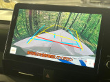 【バックカメラ】駐車時に後方がリアルタイム映像で確認できます。大型商業施設や立体駐車場での駐車時や、夜間のバック時に大活躍!運転スキルに関わらず、今や必須となった装備のひとつです!