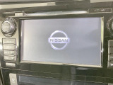 【メーカー純正ナビ】インテリアに溶け込むスタイリッシュな「専用設計」メーカーナビを装備♪視認性や操作性など基本性能にも優れ、より上質なカーライフをお楽しみいただけます。