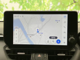 現在地周辺の道路や施設名が表示され、画面上で位置関係を確認しやすい地図画面です。拡大縮小などの表示操作もでき、目的地までのルート確認を日常の移動に役立てられます。