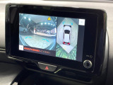 【パノラミックビューモニター】専用のカメラにより、上から見下ろしたような視点で360度クルマの周囲を確認することができます☆死角部分も確認しやすく、狭い場所での切り返しや駐車もスムーズに行えます。