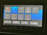 ラジオやテレビ、Bluetooth Audioなど複数のメニューを画面から選べます。接続方法や利用したい音源に合わせて切り替えられ、日々の移動中も好みの音楽や情報を楽しめます。