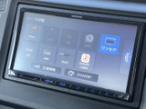 複数の音源を画面から選べるオーディオ機能を備えています。普段聴く音楽やラジオなど、用途に合わせた切り替えがしやすく、日々のお出かけを快適にサポートします。