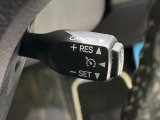 【クルーズコントロール】高速道路もラクラク走行。アクセルを離しても一定速度で走行ができ、長距離運転時の負担を軽減!加速・減速も簡単なスイッチ操作で調整できます。