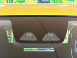 【スマートアシスト】走行中に前方の車両等を認識し、衝突しそうな時は警報とブレーキで衝突回避と被害軽減をアシスト。より安全にドライブをお楽しみいただけます。