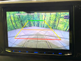 【バックカメラ】駐車時に後方がリアルタイム映像で確認できます。大型商業施設や立体駐車場での駐車時や、夜間のバック時に大活躍!運転スキルに関わらず、今や必須となった装備のひとつです!