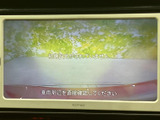 車両周辺を画面で確認するためのモニターを備えています。表示内容を参考にしながら周囲も直接確認でき、駐車時などの状況把握に活用できます。
