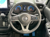 【純正革巻きステアリング】上質な革を使用することで、手にしっかり馴染みとても運転しやすいハンドルです♪