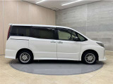 「中古車ハイブリッド保証」付き。ハイブリット機構を無償で保証します。保証期間は初度登録年月から10年目まで、または3年間の長い方。但し累計走行距離が20万km以内。