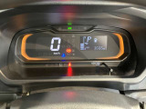 車両状態証明書修復歴の有無も一目瞭然。機能や内装・外装、走行距離、修復歴の有無をチェックし、クルマの状態を10段階にした車両状態証明書。数字や記号を使ってわかりやすく表示しています。