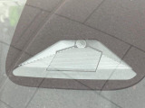 【ホンダセンシング】走行中に前方の車両等を認識し、衝突しそうな時は警報とブレーキで衝突回避と被害軽減をアシスト。より安全にドライブをお楽しみいただけます。
