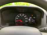 速度やシフト位置などを運転席から確認しやすく、必要な情報をひと目で把握しやすい配置です。表示がまとまっているため、日々の運転を支えてくれます。