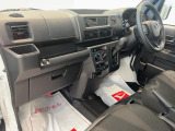 付属品(取扱説明書・記録簿・スペアキー等)の有無は車両ごとに異なります。お気軽にお問い合わせください♪