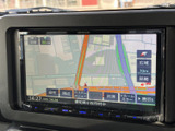 周辺の道路や建物が画面に表示され、縮尺を確認しながら目的地までのルートを把握できます。現在地周辺の確認や行き先の設定に活用でき、初めての場所でも便利です。