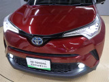 LEDヘッドライトです。デザイン性がよくとても明るいので、夜間の走行や悪天候でも安心です。しかも長寿命!