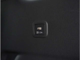 USBソケットも装備しており、スマホ充電に助かります。