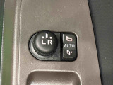 オート格納機能付きミラー  キーフリーシステムのドア施錠に連動して自動的に格納!乗降時のミラー操作の手間が省けて便利です♪閉じ忘れを防げるほか、降車の直前まで後方の確認ができます!!
