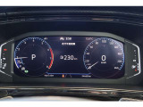 運転中も見やすいメーター内ナビ表示をご確認ください。