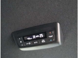 弊社でお車をご購入頂いたお客様は、一部車種を除いて【オイル交換永久無料】となっております。※詳細はスタッフまでお問合せ下さい。