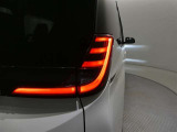 LEDテールライトです。省電力、高輝度のLEDは明るく照らすので夜間運転時の視認性を高めます。スタイリッシュな見た目で細かいところもこだわりたいあなたに!