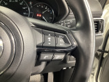 追従型クルーズコントロール付!高速道路走行時にアクセルやブレーキを操作することなく、前方車との車間距離を保つよう自動で車速をコントロールします。全車速追従機能は時速0キロから高速域までカバー!