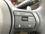 【アダプティブクルーズコントロール】高速道路での長距離走行が楽に!!自動で速度を保つクルーズコントロールが、衝突軽減システムと連携し、前方の車両を感知して車間を保つように速度調節してくれます!!