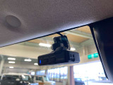 前方録画タイプのドライブレコーダーです。あおり運転対策や万が一の事故に備えて安心です!