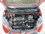 車にとって、とても大切な部分のエンジンルーム。綺麗に清掃済みで安心です。