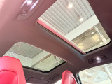手厚いサポートを提供する「ポルシェ自動車保険」を取り扱っております。オリジナル補償(無償)が付帯し、万が一の際も正規販売店ならではの確かな安心でオーナー様を支えます。保険選びもお気軽にご相談ください。