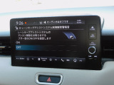 LKAS(車線維持支援システム)車両が車線の中央に沿って走行できるように、高速道路などでのステアリング操作を支援し、運転負荷軽減を図ります