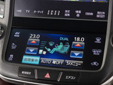 使いやすさや安全性を追求したステアリング周り!高級車ゆえにスイッチ類が多いのも特徴ですね!考え尽くされた配置ですぐに使いこなす事が出来ますのでご安心下さい!是非、体感してみて下さい!!