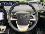 【純正革巻きステアリング】上質な革を使用することで、手にしっかり馴染みとても運転しやすいハンドルです♪