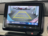 後方モニター表示でバック時の障害物もしっかり見えます!