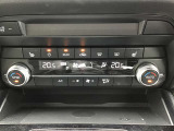オートエアコンになりますので、温度調節で快適な室内を保てます。
