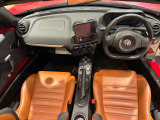 インパネ全体をご紹介。運転席からの見え方や操作部の配置をご確認ください。