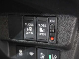 ◆両側電動スライドドア◆狭い駐車場でも乗り降りが楽々♪お子様が隣の車にドアを当ててしまう心配もございません!小さなお子様連れの方もこれで安心。