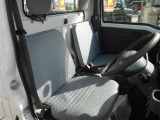 破れも無い運転席シート