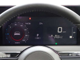 【メーターパネル】素早く車の情報が読み取れる、視認性に優れたシンプルなデザインのメーターパネルです。
