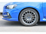 純正18インチアルミホイール、タイヤサイズ 225/45R18