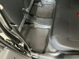 しっかりと汚れ、砂ぼこりを落とし足元まで清潔な車内空間を作り上げております♪