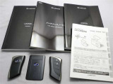 取説・メンテナンスノート・スマートキー・カードキーの4点セットです。