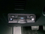 ETC車載器を装備しています。高速道路の料金所もストレスなく通行できます。すっきりとしたビルトインタイプですよ。