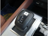 工場は運輸支局認証工場です。認証工場でしか整備出来ないメンテナンスは、国家整備士資格を保有したスタッフが責任をもって整備致します。