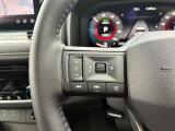 ハンドル左側のスイッチでオーディオの操作が可能なので、運転中でも楽に調整できます(^^♪