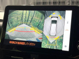 【パノラミックビューモニター】専用のカメラにより、上から見下ろしたような視点で360度クルマの周囲を確認することができます☆死角部分も確認しやすく、狭い場所での切り返しや駐車もスムーズに行えます。